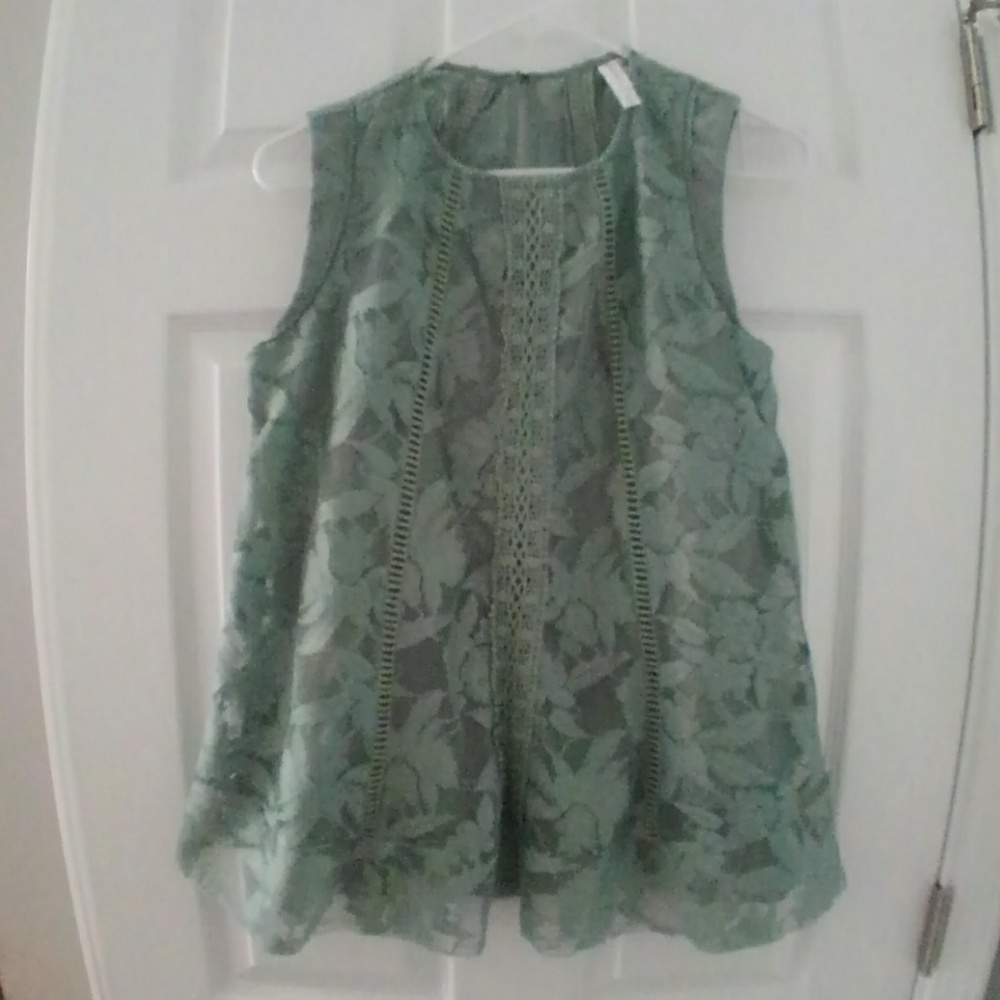 Green lace top